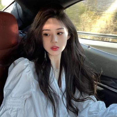 穿着鞋子的贝壳马塞尔